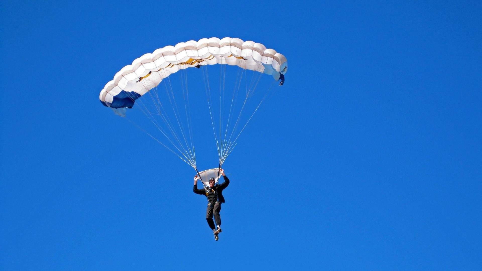 -奥斯汀马刺训练营表现优异,奥斯卡马丁内斯