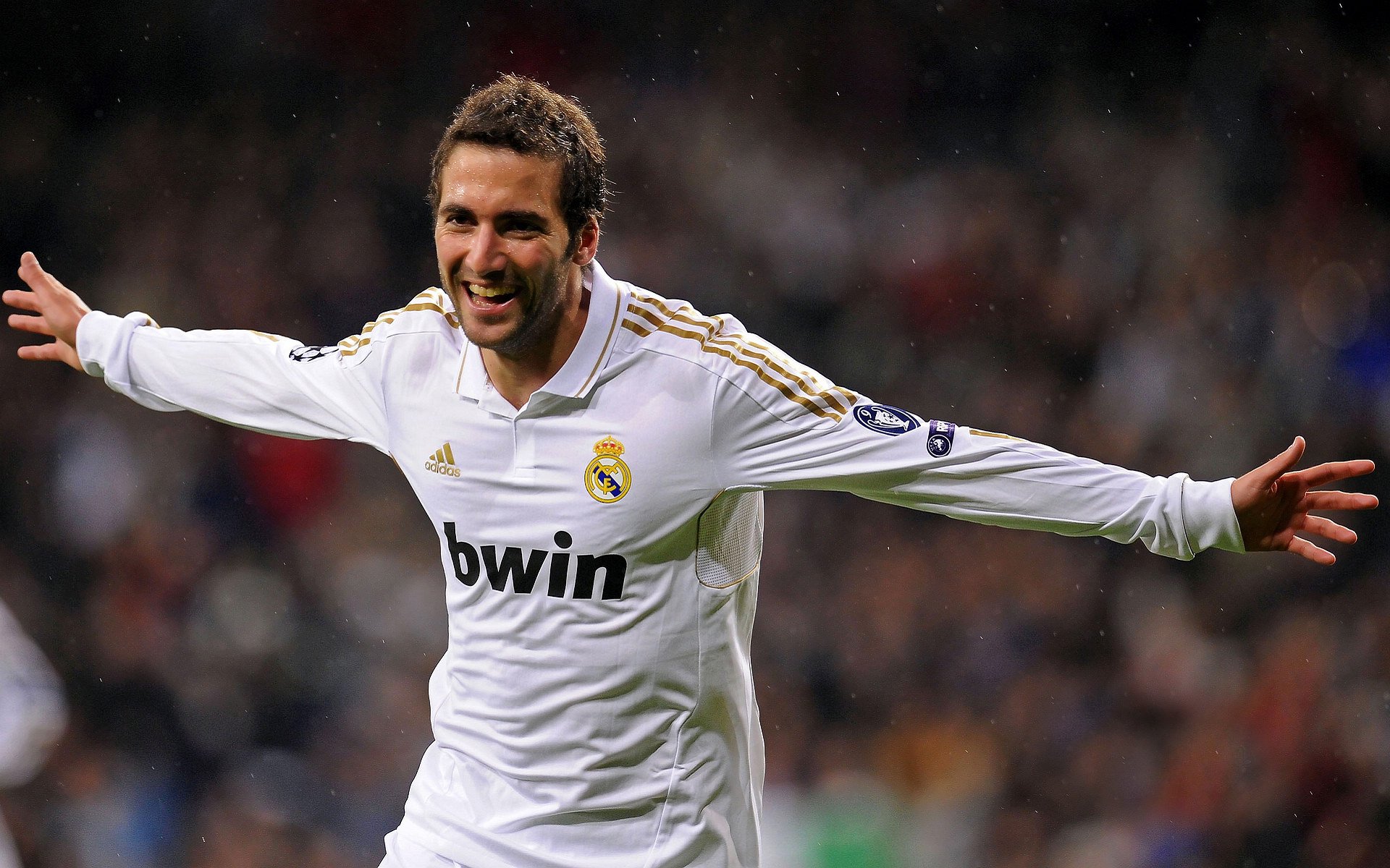 -广州龙狮球队比赛心态稳定，广州龙狮队员照片